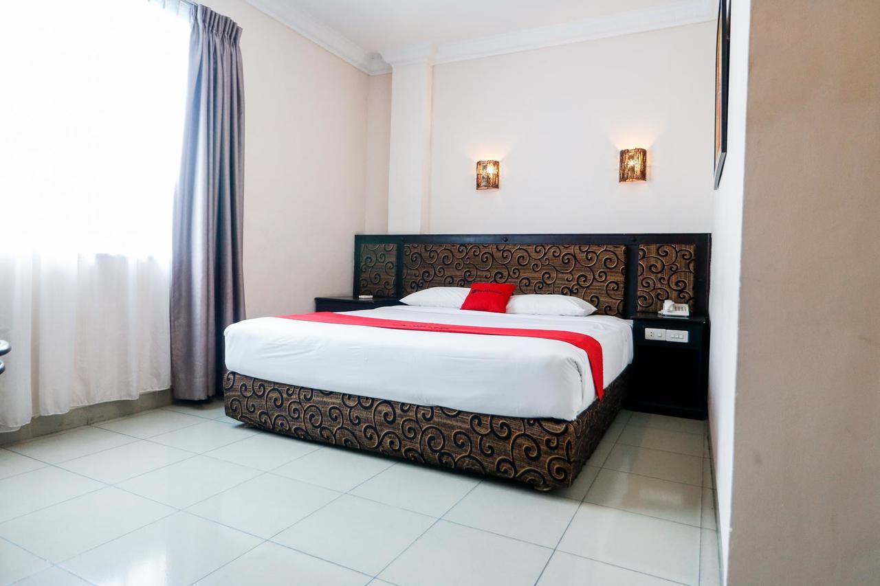 Reddoorz Plus @ Jalan Dr Sutomo Pekanbaru Exterior photo