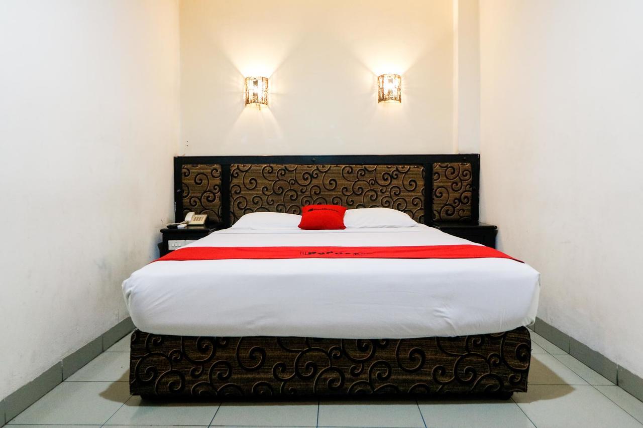 Reddoorz Plus @ Jalan Dr Sutomo Pekanbaru Exterior photo